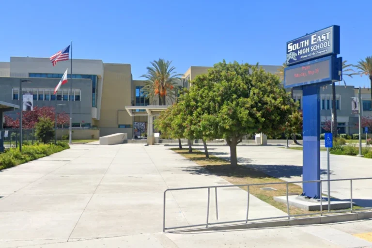 240906-south-gate-la-south-east-high-school-google-maps-ac-1152p-cc0baf